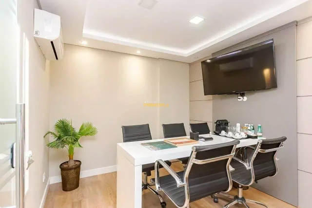 Sala Comercial mobiliada à venda no Água Verde em Vila Izabel, Curitiba