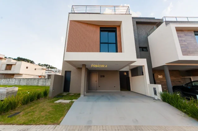 Casa de alto padrão no Santa Cândida em Santa Cândida, Curitiba