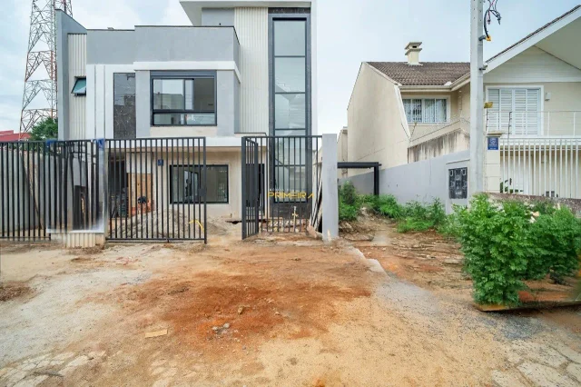 Sobrado 3 quartos, 1 suíte à venda - Vista Alegre em Vista Alegre, Curitiba