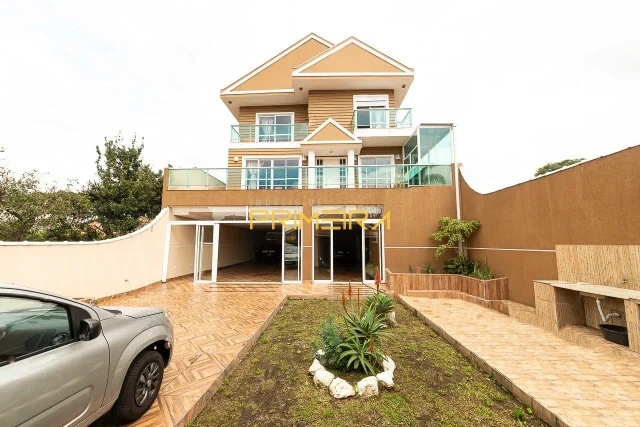 Sobrado de 432m², 3 suítes, 9 vagas de garagem em Rebouças, Curitiba