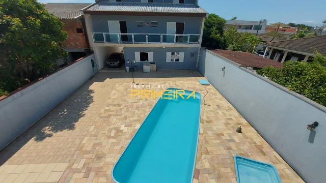 Casa com 8 suítes em Guaratuba - 469m²
