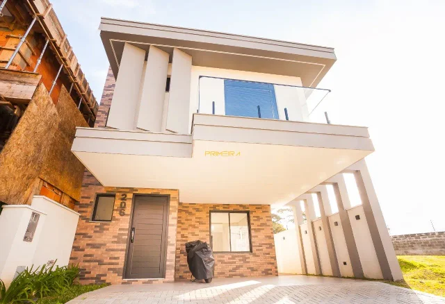 Casa de alto padrão no Santa Cândida em Santa Cândida, Curitiba
