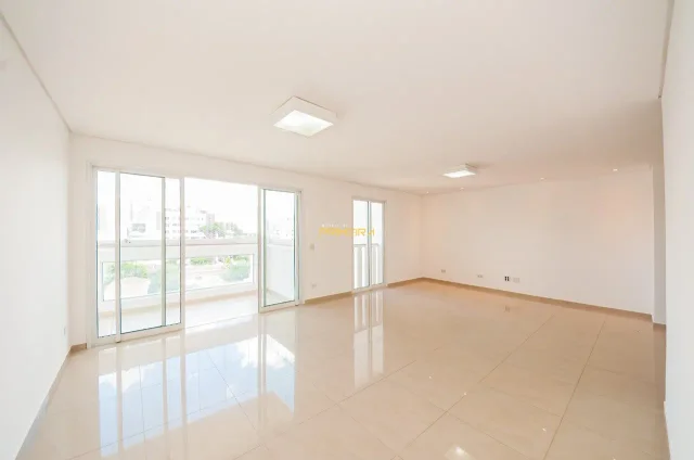Apartamento com 4 quartos no Água Verde em Água Verde, Curitiba