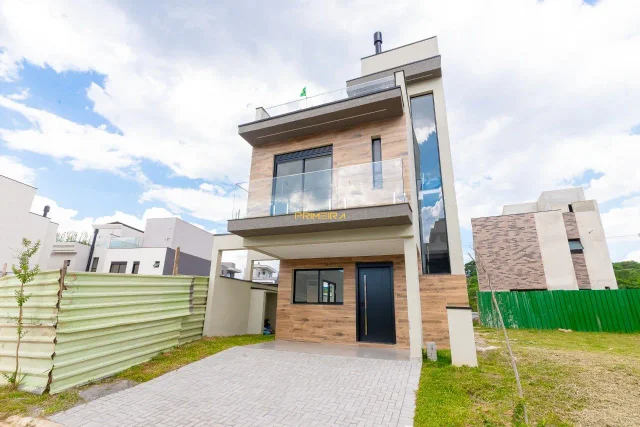 Casa de alto padrão no Santa Cândida em Santa Cândida, Curitiba