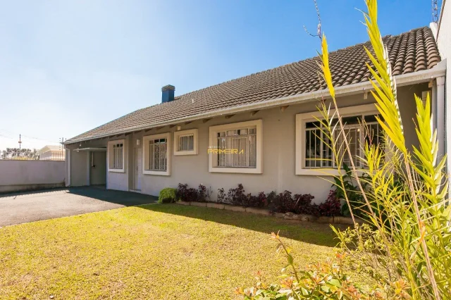 Casa com Piscina em Santa Felicidade em Santa Felicidade, Curitiba
