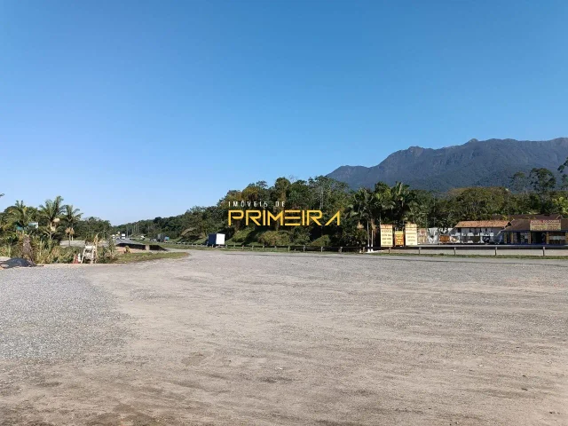 Propriedade com 43800m², localizada BR101