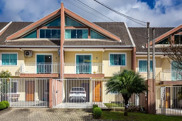 Sobrado à Venda no Ahú em Curitiba - 3 Quartos, em Ahú, Curitiba