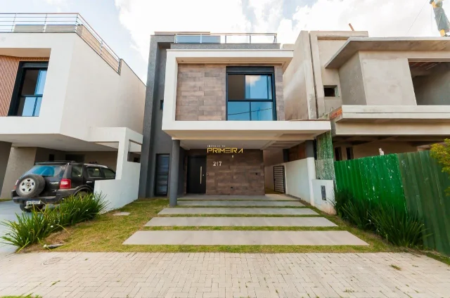 Casa de alto padrão no Santa Cândida em Santa Cândida, Curitiba