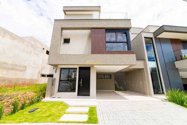 Casa de alto padrão no Santa Cândida em Santa Cândida, Curitiba