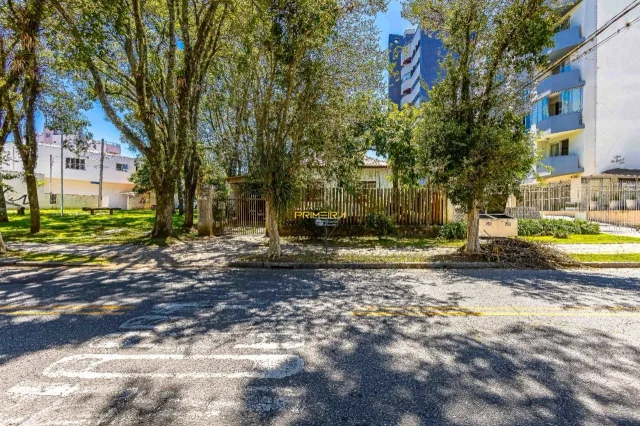 Terreno 360m² - ZR4 - Ahú em Ahú, Curitiba