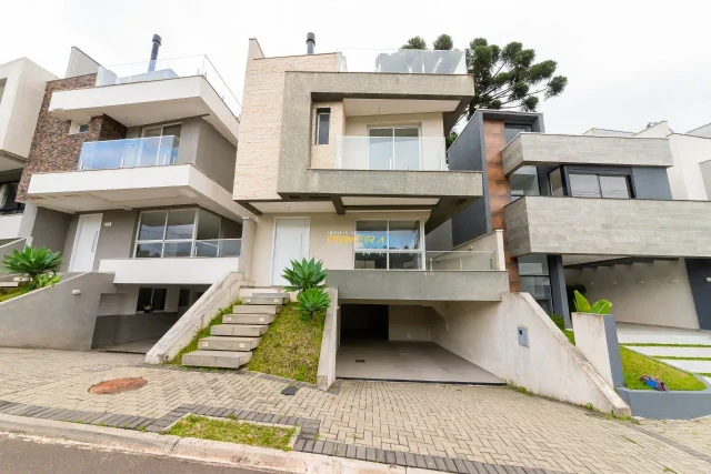 Casa de alto padrão no Santa Cândida em Santa Cândida, Curitiba