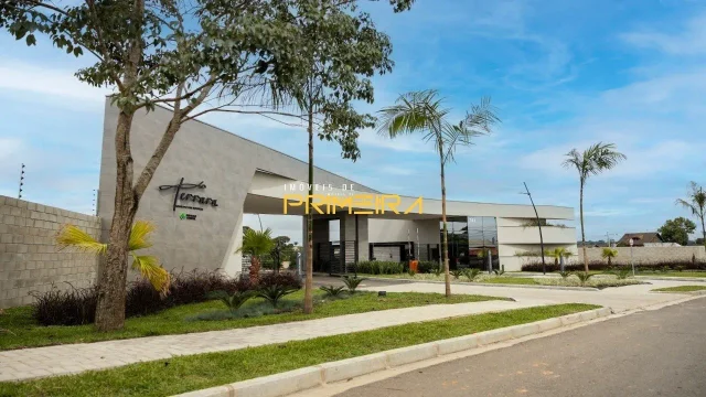 Terreno de 246m² em condomínio fechado
