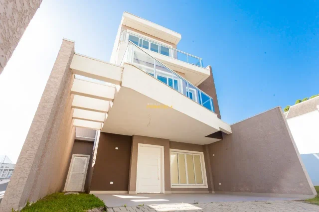 Casa em Condomínio Fechado de Alto Padrão em Umbará, Curitiba